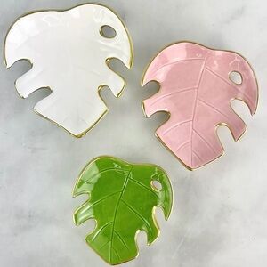 NWT 3 Pack Set Monstera Trays White/Pink/Green